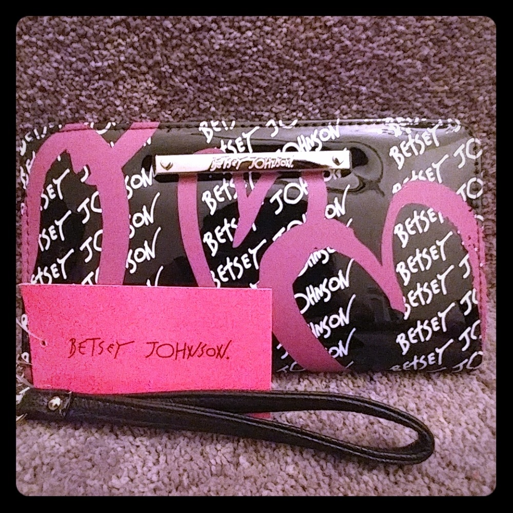 NWT Betsey Johnson Wristlet Wallet